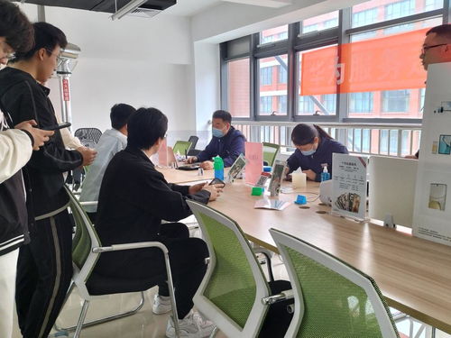 科技賦能社區，服務傳遞溫暖——信息工程學院聯合華為終端公司開展?？诠娣杖栈顒?></a></div>
<div   id=